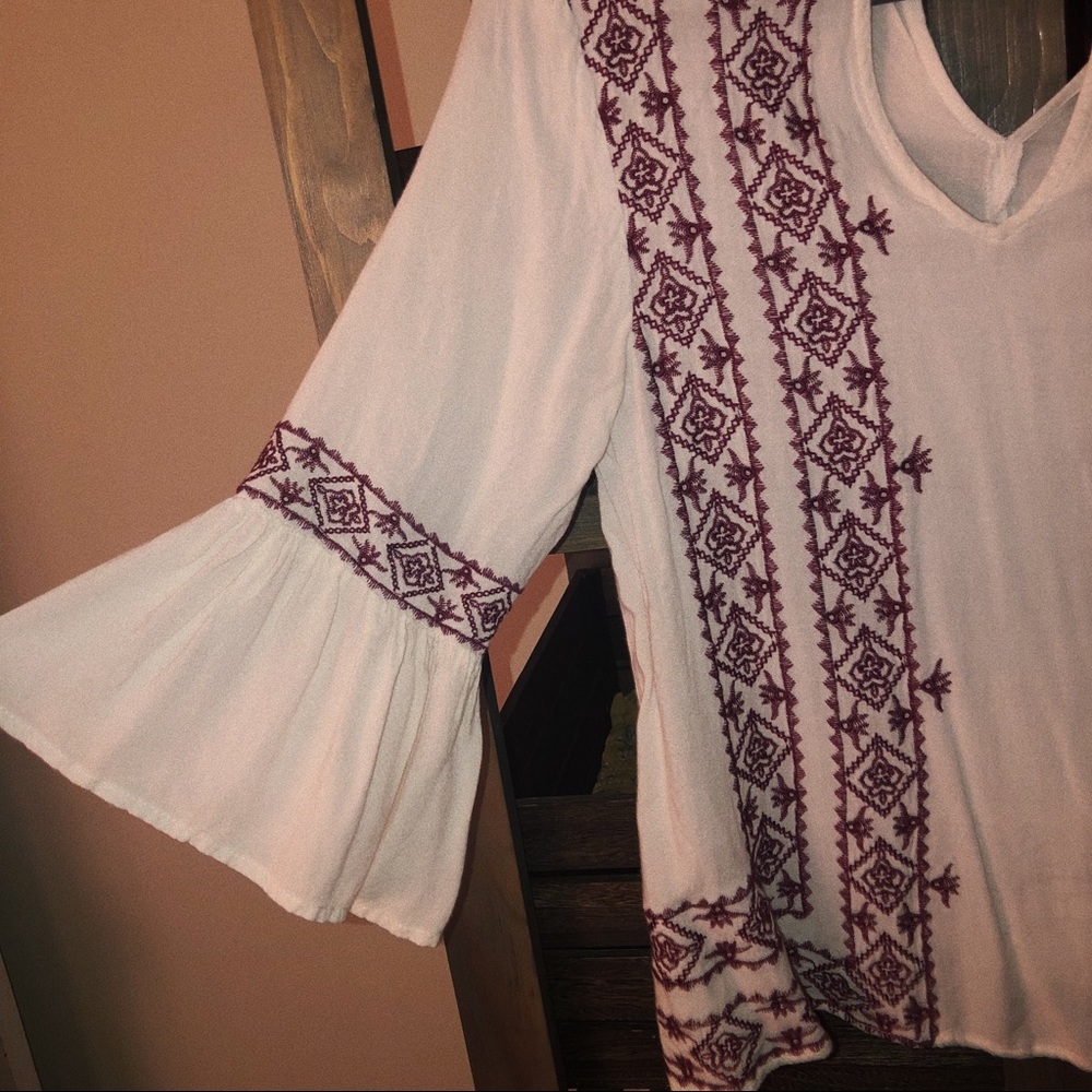 Entro Embroidered Top (S) - Picture 2 of 6